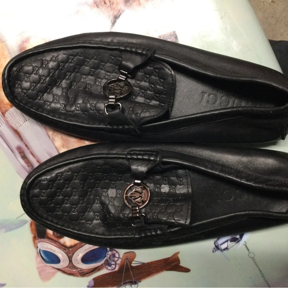 Gucci sleek black
